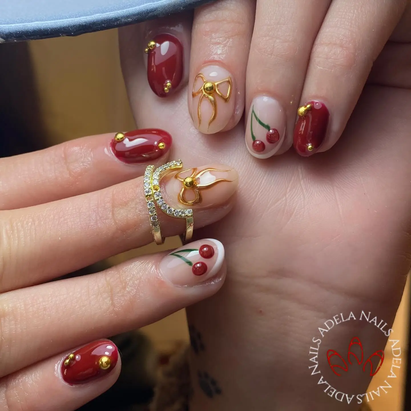 Diseño de uñas con detalle artístico